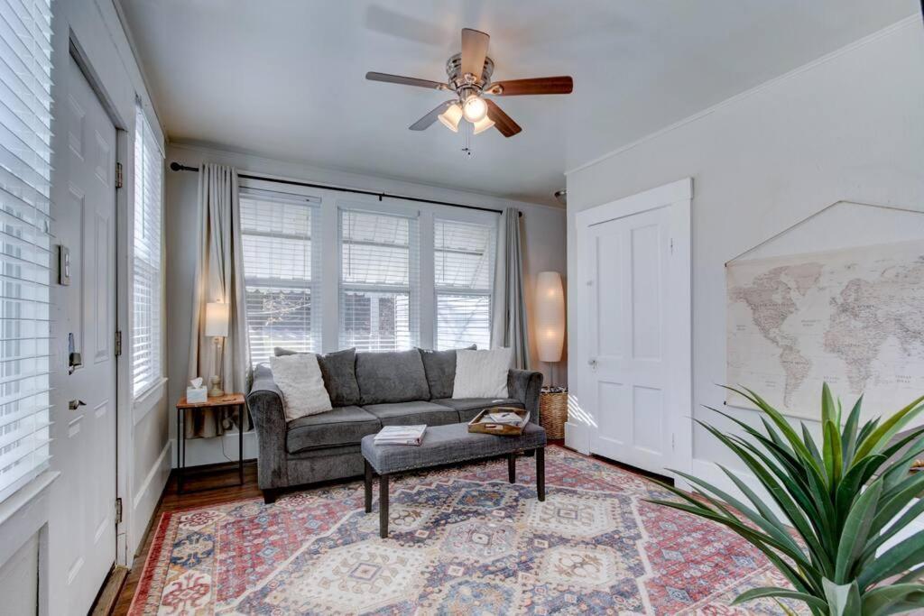 Cedar Blossom Bungalow Is A Cozy Getaway With A 5 Minute Walk To Downtown! Hot Springs Bagian luar foto