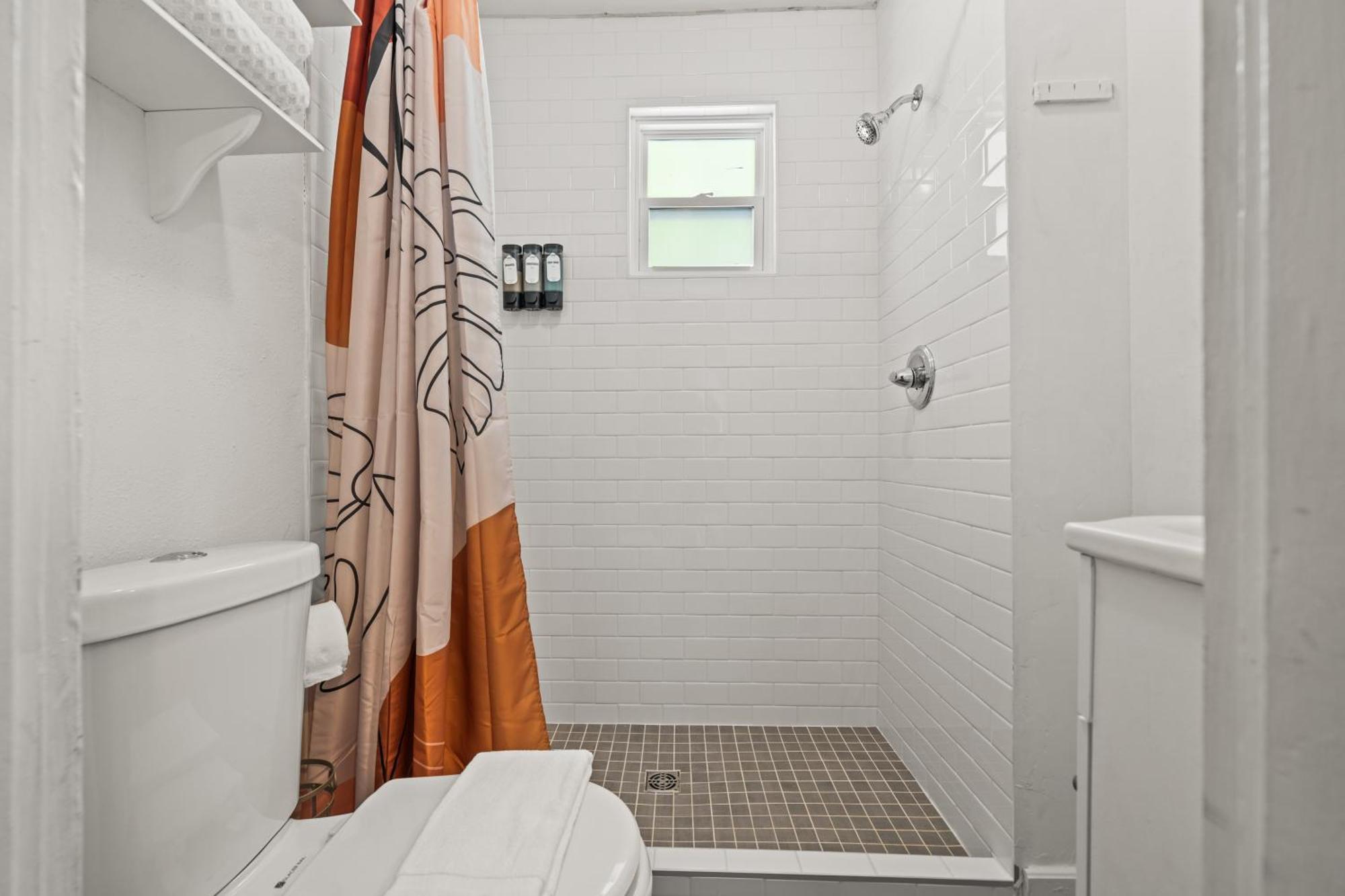 Cedar Blossom Bungalow Is A Cozy Getaway With A 5 Minute Walk To Downtown! Hot Springs Bagian luar foto