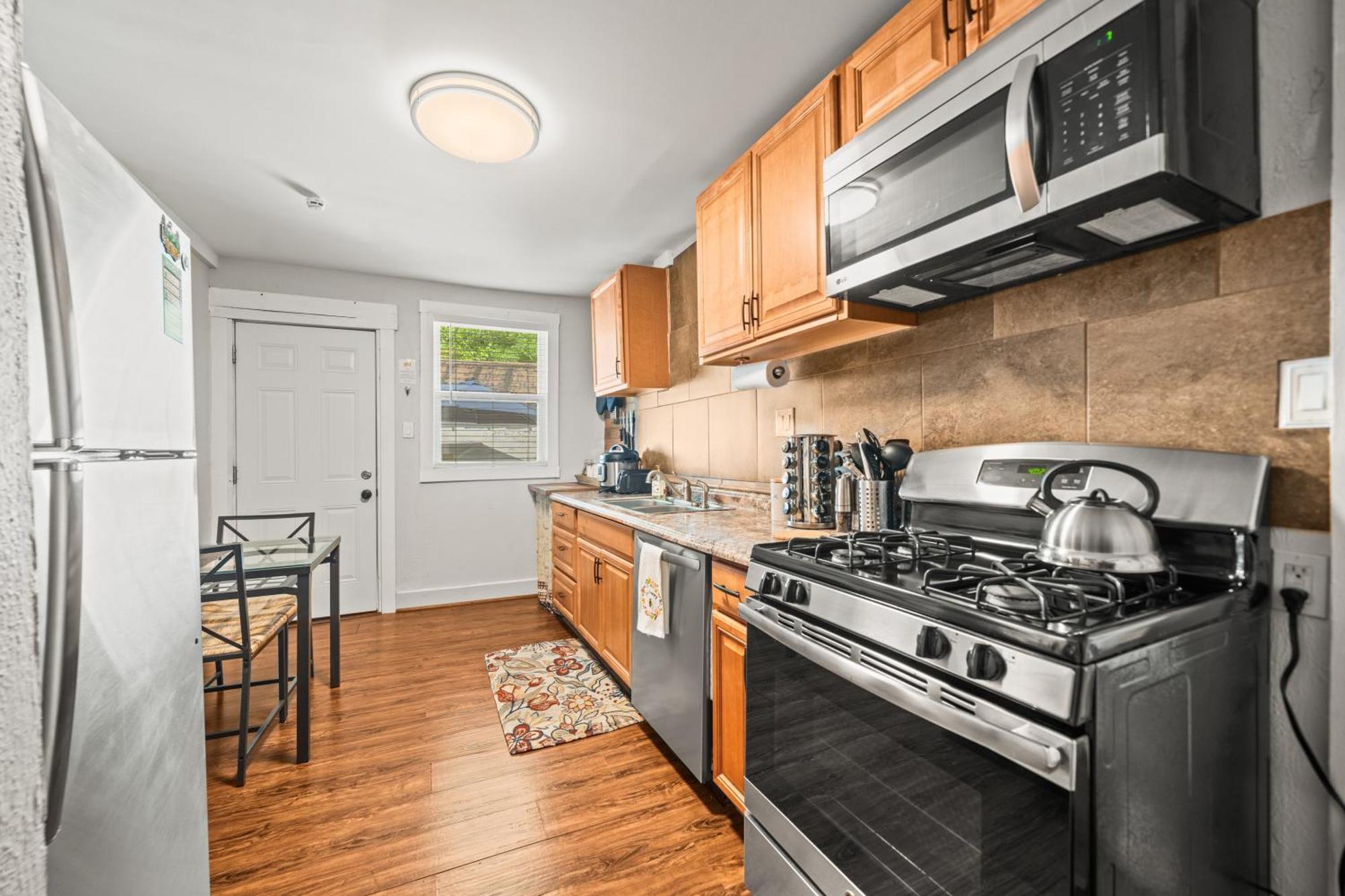Cedar Blossom Bungalow Is A Cozy Getaway With A 5 Minute Walk To Downtown! Hot Springs Bagian luar foto