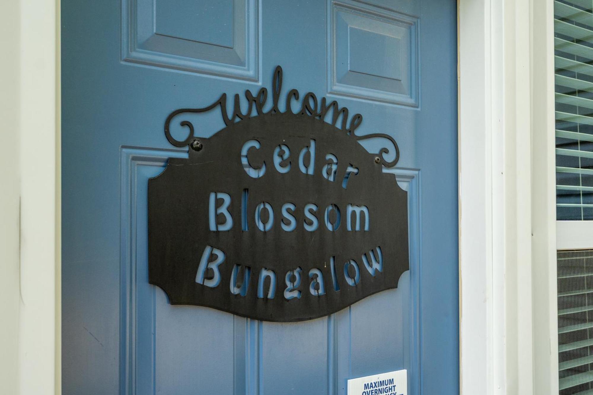Cedar Blossom Bungalow Is A Cozy Getaway With A 5 Minute Walk To Downtown! Hot Springs Bagian luar foto