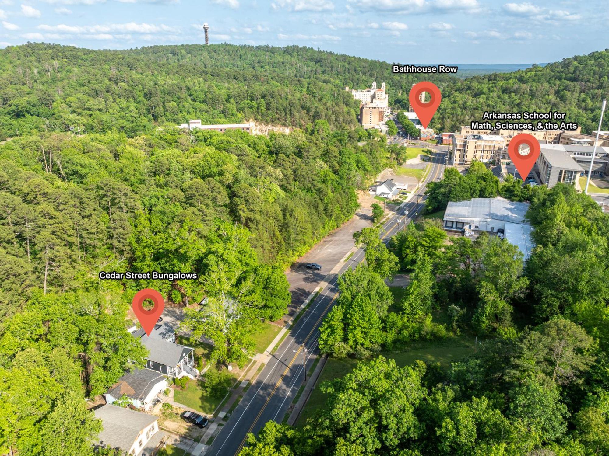 Cedar Blossom Bungalow Is A Cozy Getaway With A 5 Minute Walk To Downtown! Hot Springs Bagian luar foto