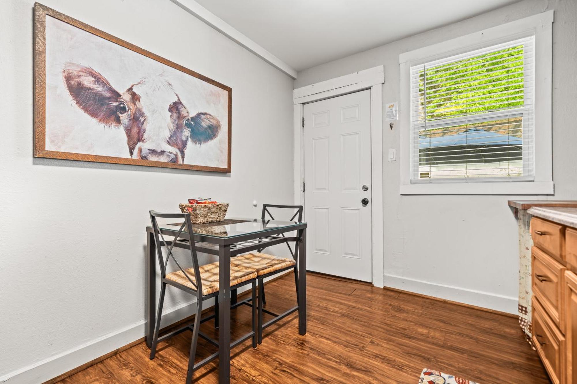 Cedar Blossom Bungalow Is A Cozy Getaway With A 5 Minute Walk To Downtown! Hot Springs Bagian luar foto